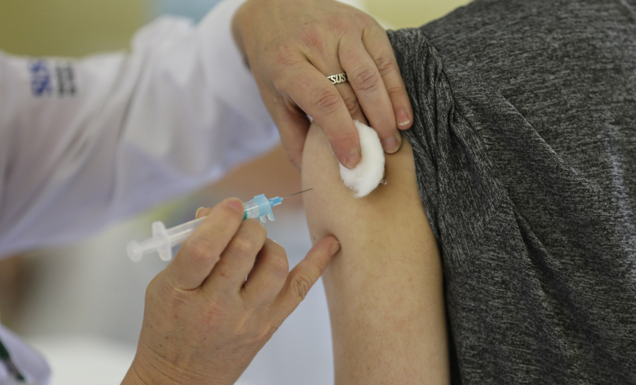 Vacinacao Pinhais Foto: Geraldo Bubniak/AEN