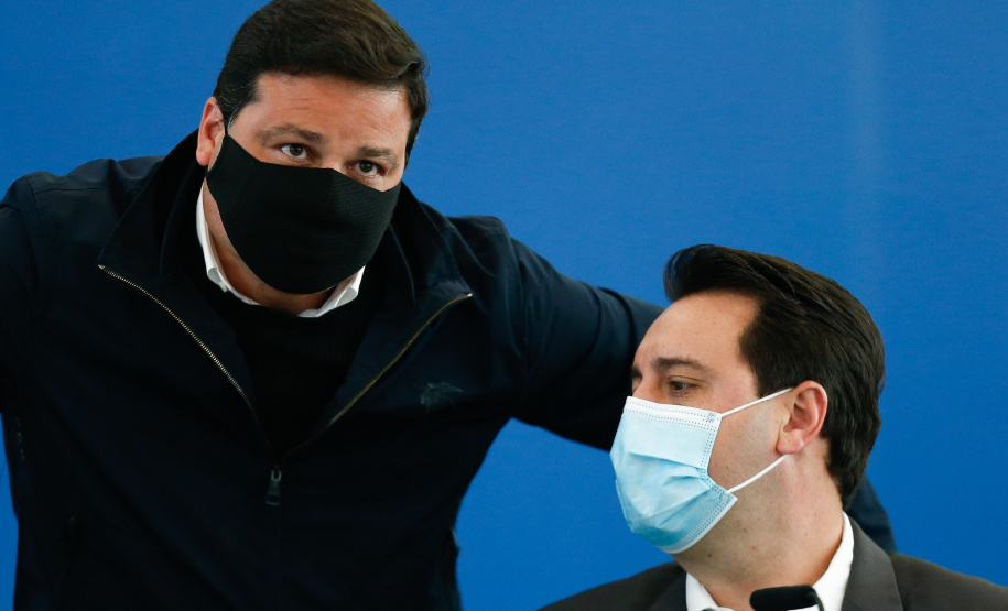 Governador Carlos Massa Ratinho Junior apresenta o Plano de Concessões de Rodovias durante reunião com deputados estaduais. Foto: Jonathan Campos/AEN