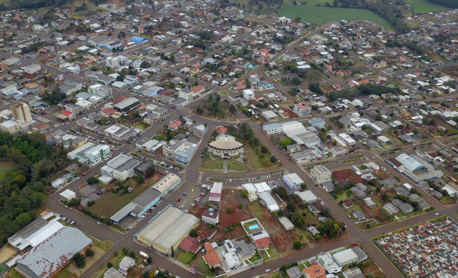 O Governo do Estado, por meio da Secretaria da Fazenda, repassou no mês de julho mais R$ 671 milhões aos 399 municípios do Paraná. Na foto, imagem ilustrativa de Salto do Lontra. 09/2019. Foto: José Fernando Ogura/AEN