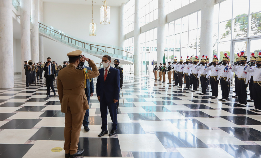 Embaixador Emirados Arabes O governador Carlos Massa Ratinho Junior recebe  nesta quarta-feira (4) , o embaixador dos Emirados Árabes no Brasil, Saleh Alsuwaidi  no Palacio Iguacu. Curitiba, 04/08/2021. Foto: Geraldo Bubniak/AEN