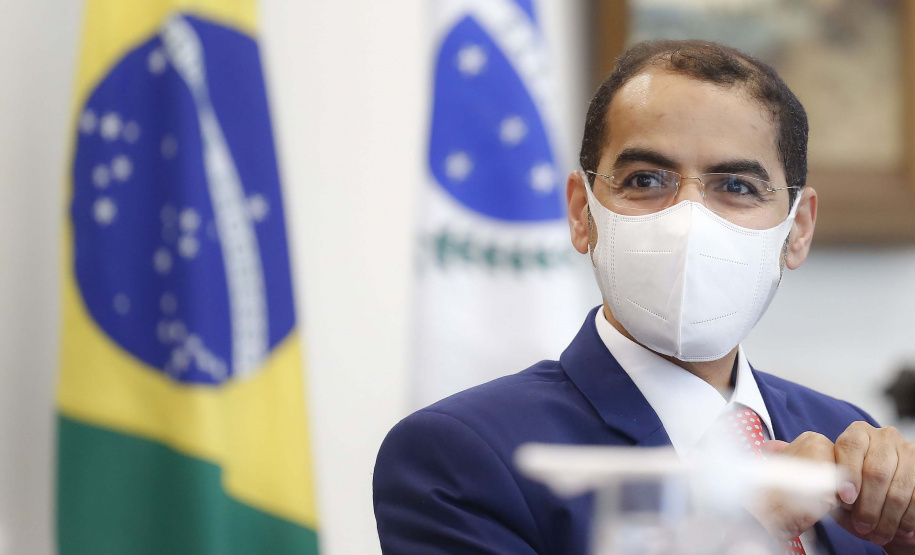 O governador Carlos Massa Ratinho Junior recebe nesta quarta-feira (4) , o embaixador dos Emirados Árabes no Brasil, Saleh Alsuwaidi no Palacio Iguacu. Curitiba, 04/08/2021. Foto: Jonathan Campos/AEN