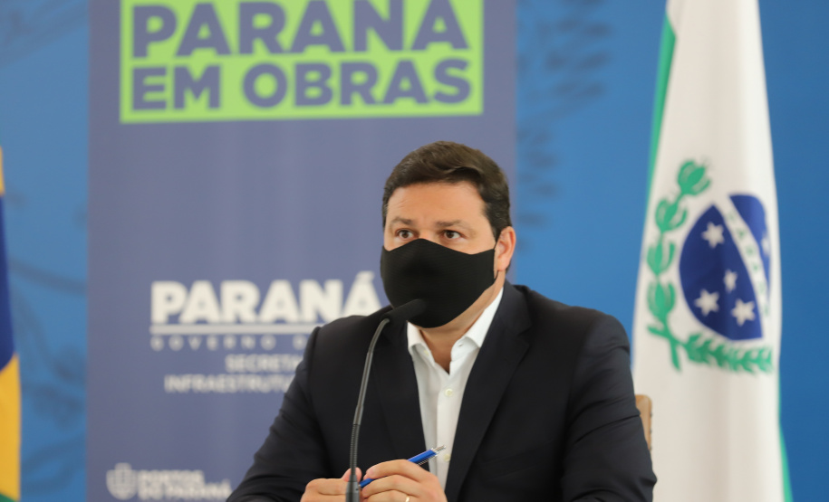 O secretário de Infraestrutura e Logística, Sandro Alex, atende a imprensa nesta quinta-feira (5) para esclarecer a nova modelagem das concessões de rodovias do Paraná.
Foto: Geraldo Bubniak