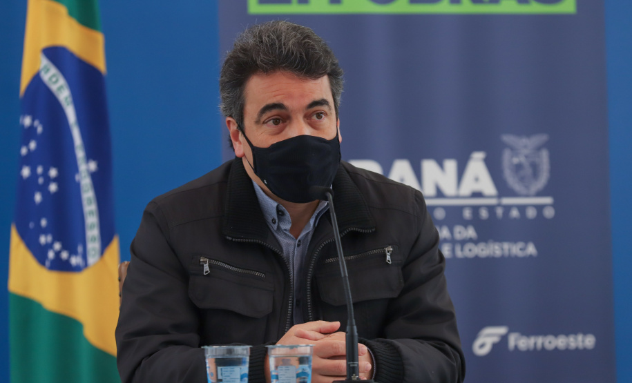 O secretário de Infraestrutura e Logística, Sandro Alex, atende a imprensa nesta quinta-feira (5) para esclarecer a nova modelagem das concessões de rodovias do Paraná.  Na foto, o  diretor-geral do DER-PR, Fernando Furiatti    05/08/2021. Foto: Geraldo Bubniak/AEN