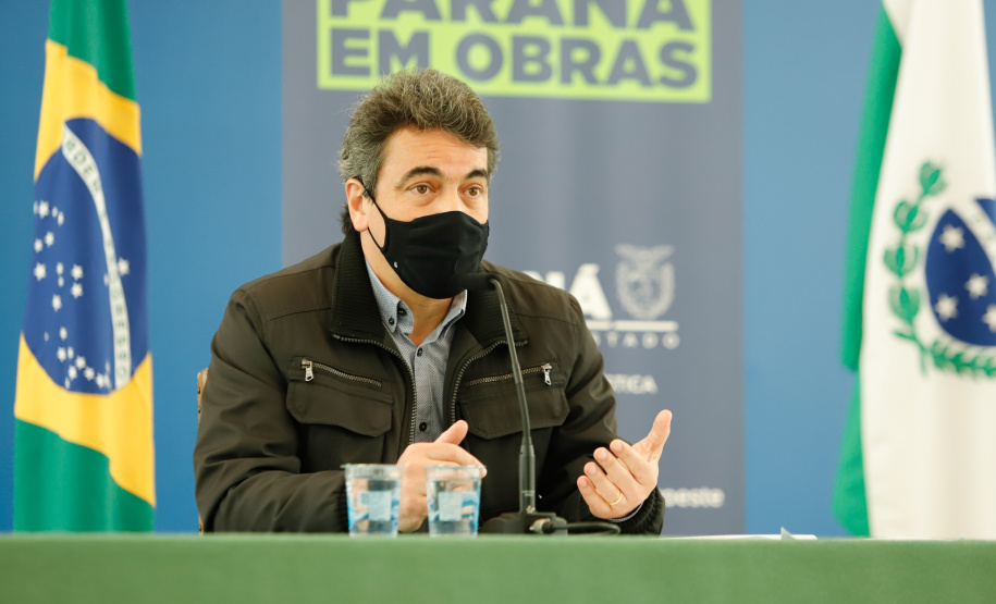 O secretário de Infraestrutura e Logística, Sandro Alex, atende a imprensa nesta quinta-feira (5) para esclarecer a nova modelagem das concessões de rodovias do Paraná. Na foto, o diretor-geral do DER-PR, Fernando Furiatti 05/08/2021. Foto: Rodrigo Félix Leal/Infraestrutura
