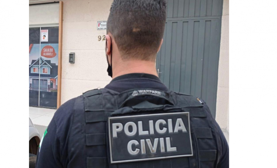 A Polícia Civil do Paraná (PCPR) deflagrou uma operação contra uma organização criminosa que aplicava golpes utilizando uma construtora. A ação aconteceu na manhã desta quinta-feira (5), em Londrina e Sarandi, no Norte do Estado. Ao menos dez vítimas foram identificadas, estima-se que o prejuízo seja superior a R$ 5 milhões. - Foto: PCPR