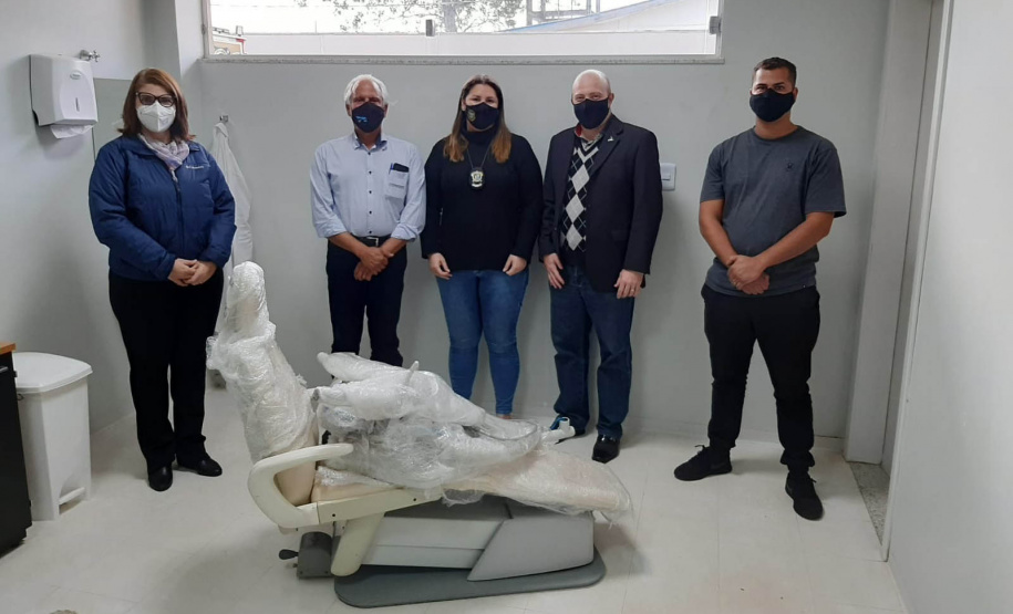 O Instituto Médico Legal (IML) de Maringá conta com uma cadeira odontológica, para aprimorar o trabalho de odontologia legal, em especial nas análises de lesão corporal, com envolvimento de face. O equipamento foi doado pela empresa Equiponorte Multi, de Maringá, com apoio dos professores da área de Odontologia Legal da Universidade Estadual de Maringá (UEM).  -  Foto: PCP