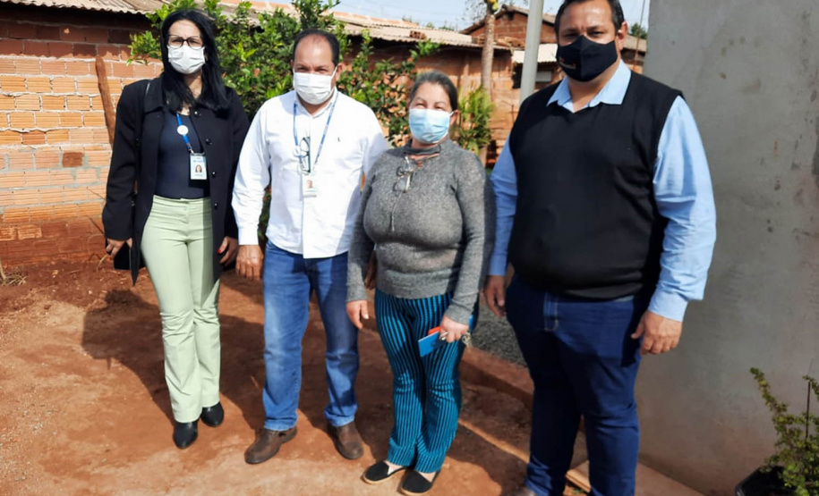 A Sanepar finalizou nesta quinta-feira (5) obras no valor de cerca de R$ 1,6 milhão em Lunardelli, no Vale do Ivaí. - Representantes da prefeitura e Sanepar comemoram conclusão de obras de água e esgoto -  Lunardelli, 05/08/2021  -  Foto: Sanepar