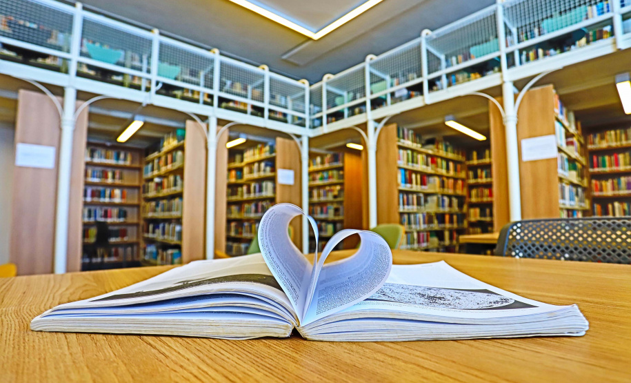 Biblioteca Pública reabre para público com 300 novos títulos disponíveis para empréstimo. Curitiba, 12/03/2019 - Foto: José Fernando Ogura/AEN