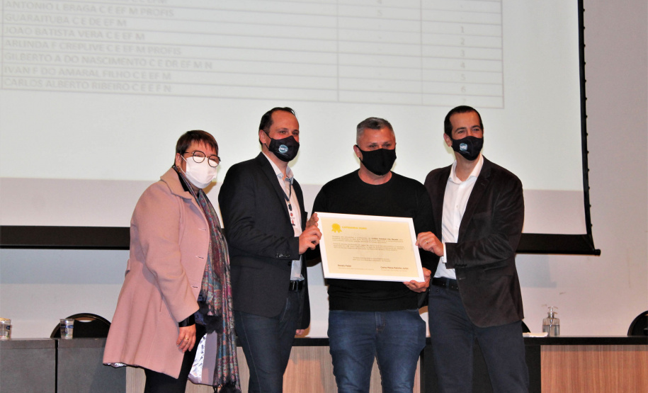 Premiação aconteceu no Centro de Formação dos Profissionais da Educação - Cenforpe, em Pinhais, na RMC  -  curitiba, 06/08/2021  -  Foto: Silvio Turra/Seed