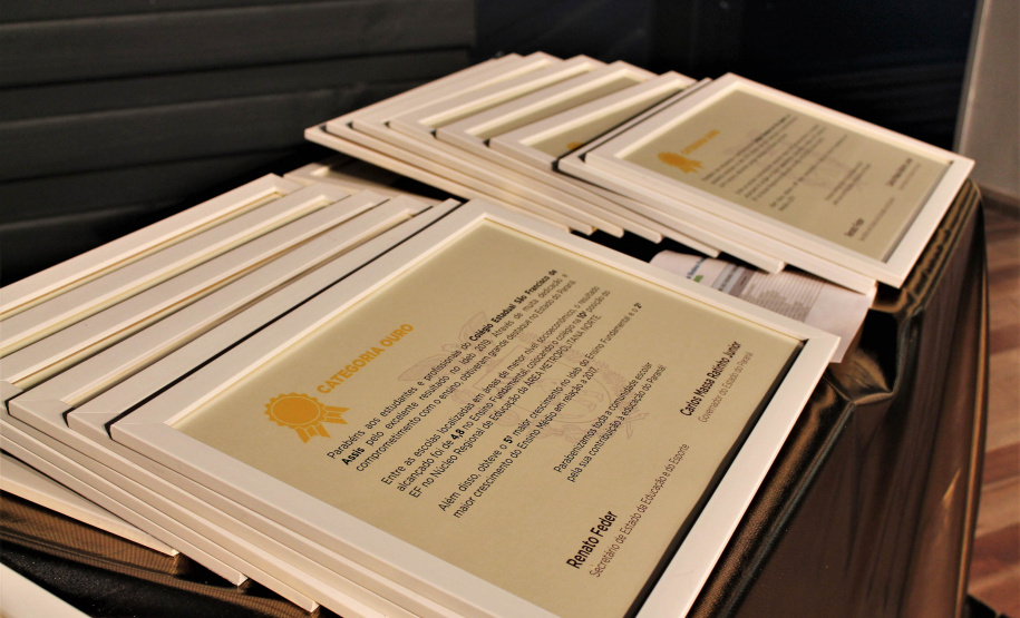 Premiação aconteceu no Centro de Formação dos Profissionais da Educação - Cenforpe, em Pinhais, na RMC  -  curitiba, 06/08/2021  -  Foto: Silvio Turra/Seed