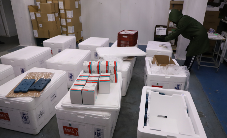 Chegada de vacinas   -  Foto: Ari Dias/AEN