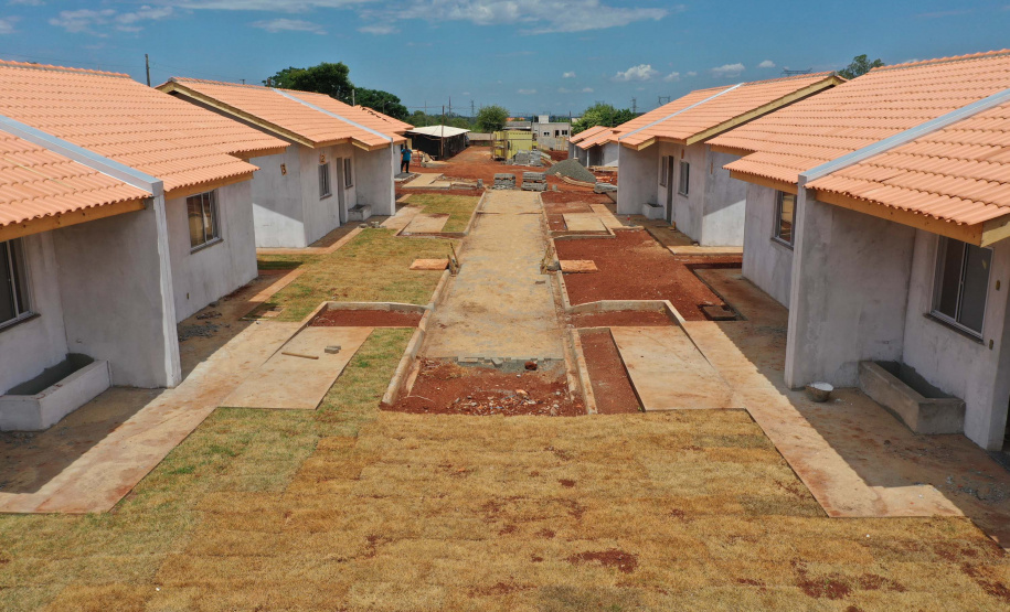 Termina nesta terça-feira (10) o prazo de inscrição para os interessados em morar em uma das 40 casas do Condomínio dos Idosos que o Governo do Estado está construindo em Foz do Iguaçu, na região Oeste. Podem participar da seleção pessoas a partir de 60 anos, com renda de um a seis salários mínimos e que não possuam casa própria.  -  curitiba, 09/08/2021  -  Foto: Alessandro Vieira/AEN