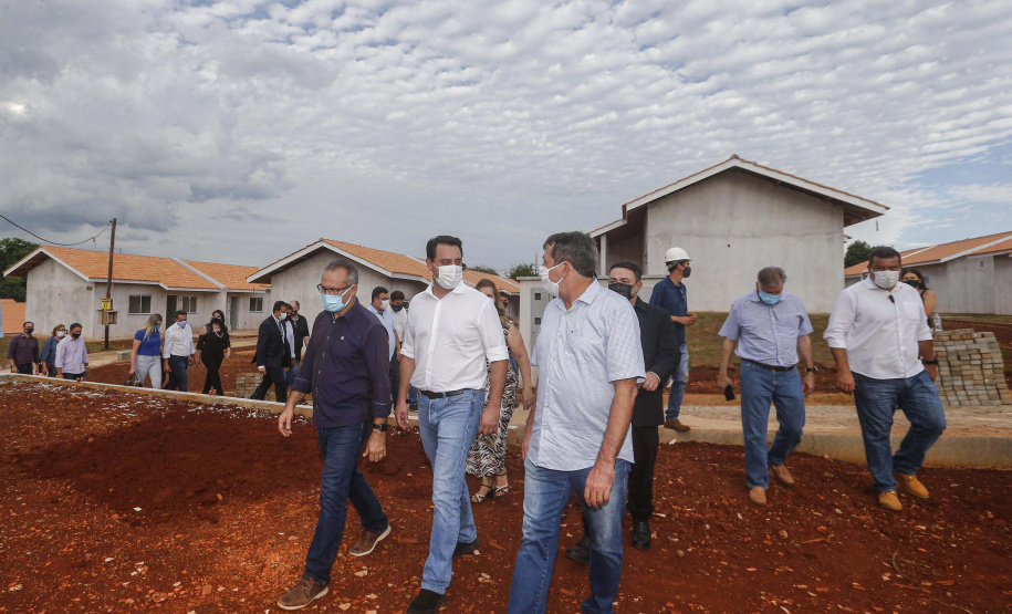 Termina nesta terça-feira (10) o prazo de inscrição para os interessados em morar em uma das 40 casas do Condomínio dos Idosos que o Governo do Estado está construindo em Foz do Iguaçu, na região Oeste. Podem participar da seleção pessoas a partir de 60 anos, com renda de um a seis salários mínimos e que não possuam casa própria.  -  curitiba, 09/08/2021  -  foto: Jonathan Campos/AEN
