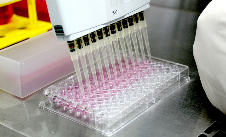 Encerra nesta sexta-feira (16) o prazo para envio de propostas para o chamamento público do Instituto de Tecnologia do Paraná (Tecpar) que busca parcerias para produzir nacionalmente a vacina pentavalente. Com a iniciativa, o Tecpar busca contribuir com o fornecimento da vacina que protege contra difteria, tétano, coqueluche, hepatite B e pneumonia/meningite.  -  Curitiba, 09/08/2021  -  Foto: Tecpar