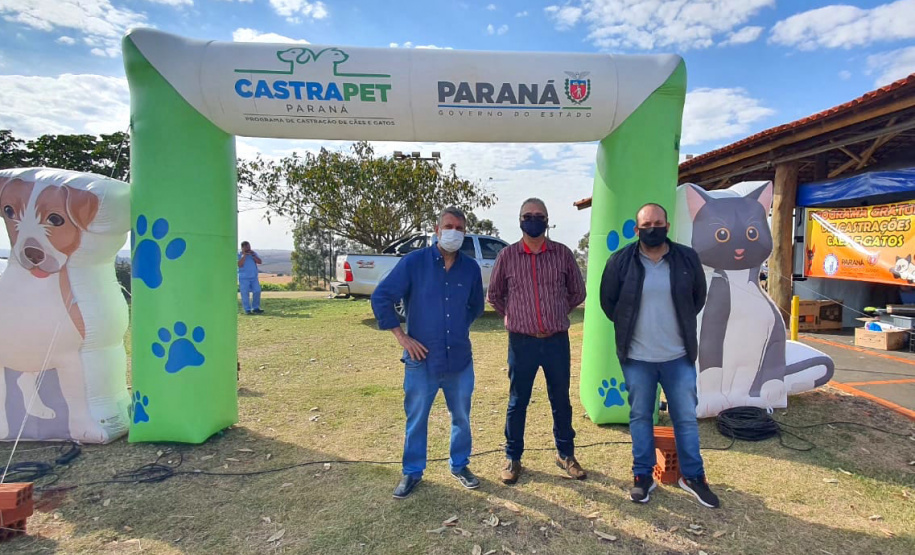 Em sete cidades do Noroeste do Paraná, mais de 1000 animais são aguardados para o Programa Permanente de Esterilização de Cães e Gatos ? CastraPet Paraná. A ação é promovida pela Secretaria do Desenvolvimento Sustentável e do Turismo (Sedest), em parceria com os municípios, que realizam o cadastro das famílias beneficiadas.  -  Curitiba, 09/08/2021  -  Foto: SEDEST