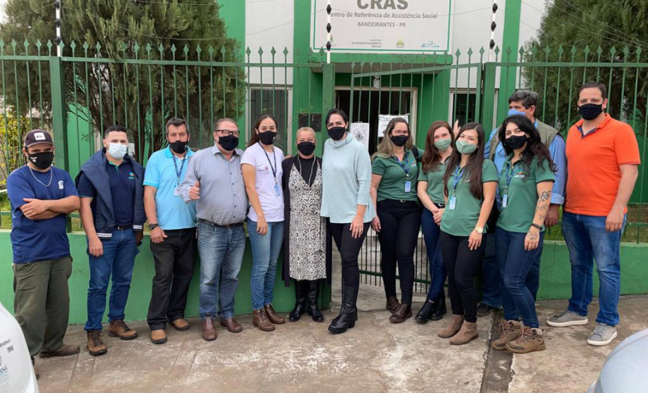 Cerca de 300 famílias de Bandeirantes recebem doações arrecadadas pelo IAT Foto: IAT