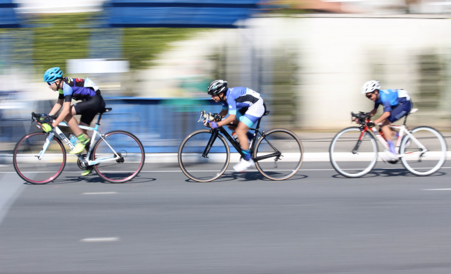 O Paraná foi o primeiro estado do país a retomar as competições escolares, com a realização da 67ª edição dos Jogos Escolares do Paraná (JEPS). O fim de semana contou com disputas presenciais do ciclismo, em Araucária, e do tênis de mesa, em Toledo. Somando as duas modalidades, 152 alunos-atletas participaram das provas. - Curitiba, 09/08/2021  -  Foto: Beto Pacheco/Paraná Esporte