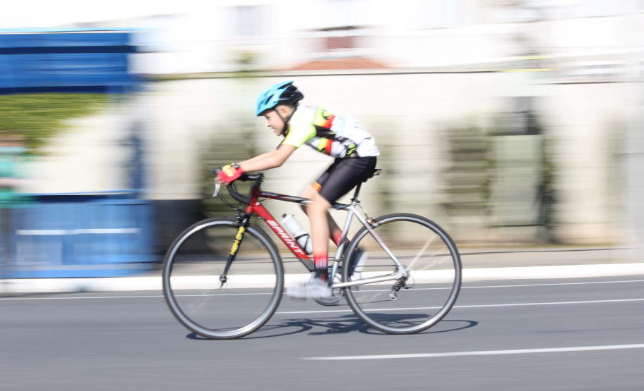 O Paraná foi o primeiro estado do país a retomar as competições escolares, com a realização da 67ª edição dos Jogos Escolares do Paraná (JEPS). O fim de semana contou com disputas presenciais do ciclismo, em Araucária, e do tênis de mesa, em Toledo. Somando as duas modalidades, 152 alunos-atletas participaram das provas. - Curitiba, 09/08/2021 - Foto: Beto Pacheco/Paraná Esporte