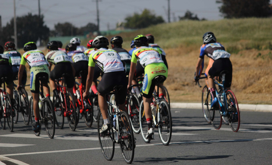 O Paraná foi o primeiro estado do país a retomar as competições escolares, com a realização da 67ª edição dos Jogos Escolares do Paraná (JEPS). O fim de semana contou com disputas presenciais do ciclismo, em Araucária, e do tênis de mesa, em Toledo. Somando as duas modalidades, 152 alunos-atletas participaram das provas. - Curitiba, 09/08/2021 - Foto: Beto Pacheco/Paraná Esporte