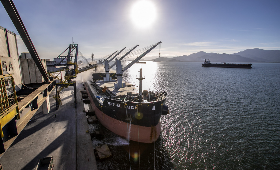 A Portos do Paraná participa nesta quarta-feira, dia 11, da 7ª. Conferência da Advocacia Paranaense, promovida pela seção paranaense da Ordem dos Advogados do Brasil (OAB). Com mais de sete mil inscritos, este já é o maior encontro da história, na área, no Estado.  -  Paranaguá, 09/08/2021  -  Foto: Cláudio Neves/Portos do Paraná