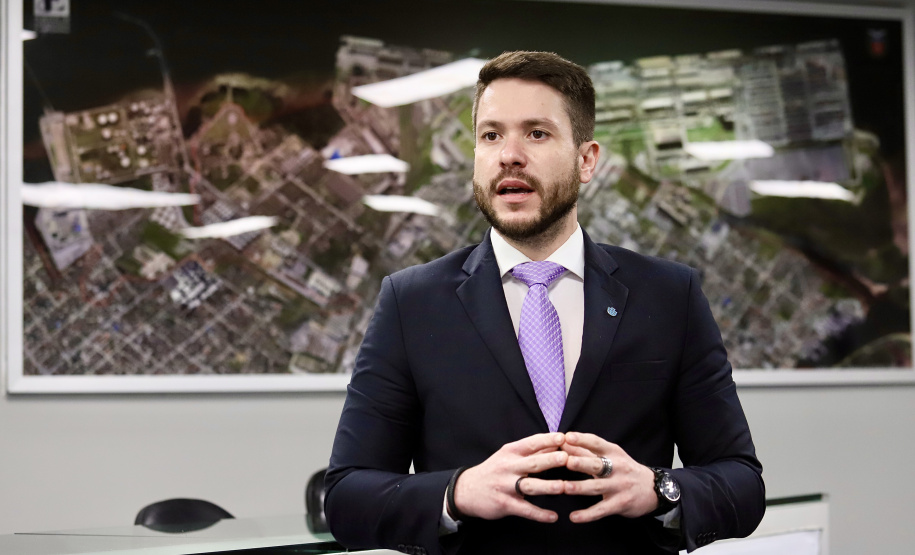 A Portos do Paraná participa nesta quarta-feira, dia 11, da 7ª. Conferência da Advocacia Paranaense, promovida pela seção paranaense da Ordem dos Advogados do Brasil (OAB). Com mais de sete mil inscritos, este já é o maior encontro da história, na área, no Estado.  -  Paranaguá, 09/08/2021  -  Foto: Cláudio Neves/Portos do Paraná