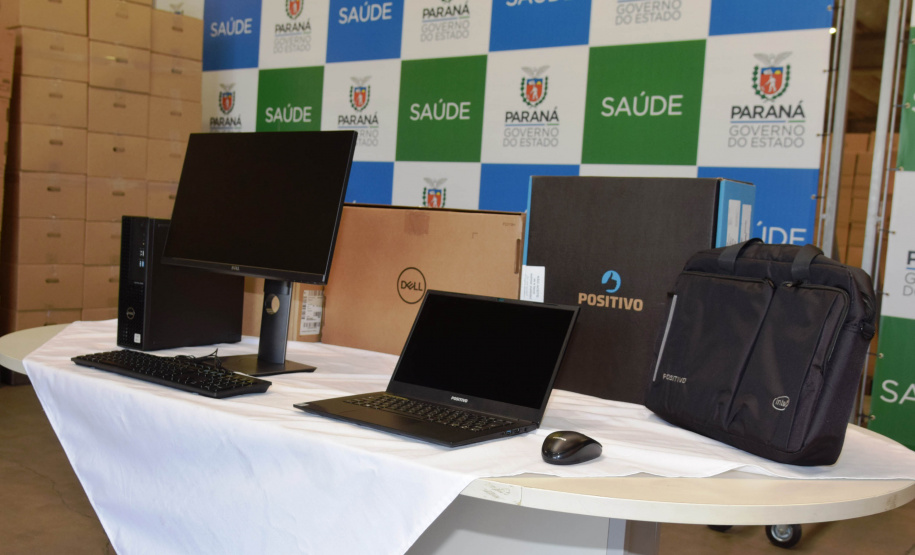 O Governo do Estado vai entregar 1.509 computadores para todas as unidades vinculadas à Secretaria de Estado da Saúde (Sesa), sendo 1.359 máquinas padrão desktop e 150 notebook?s.  -  Curitiba, 09/08/2021  -  Foto: Américo Antonio/SESA