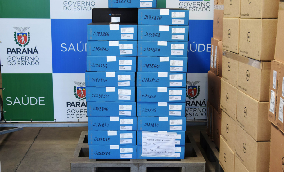 O Governo do Estado vai entregar 1.509 computadores para todas as unidades vinculadas à Secretaria de Estado da Saúde (Sesa), sendo 1.359 máquinas padrão desktop e 150 notebook?s.  -  Curitiba, 09/08/2021  -  Foto: Américo Antonio/SESA