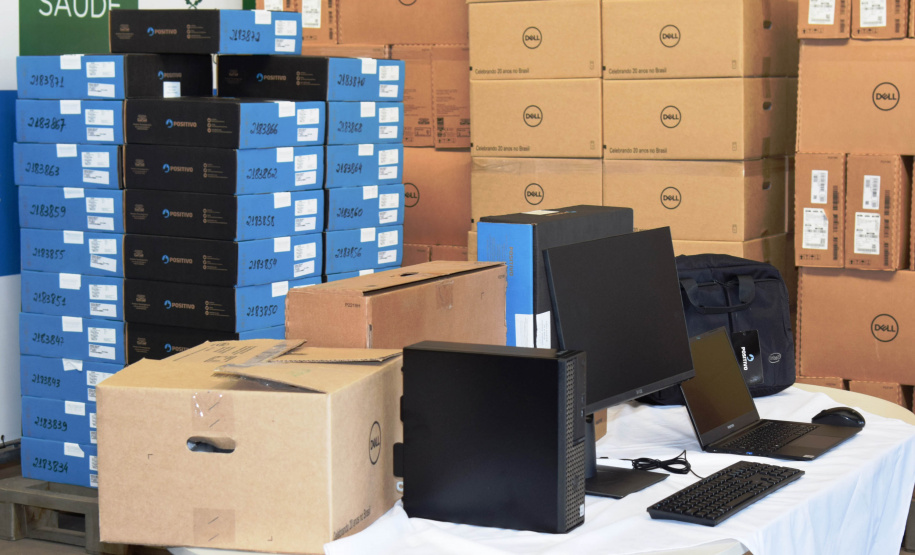 O Governo do Estado vai entregar 1.509 computadores para todas as unidades vinculadas à Secretaria de Estado da Saúde (Sesa), sendo 1.359 máquinas padrão desktop e 150 notebook?s.  -  Curitiba, 09/08/2021  -  Foto: Américo Antonio/SESA