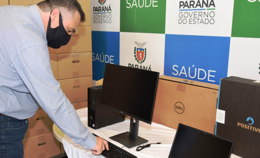 O Governo do Estado vai entregar 1.509 computadores para todas as unidades vinculadas à Secretaria de Estado da Saúde (Sesa), sendo 1.359 máquinas padrão desktop e 150 notebook?s.  -  Curitiba, 09/08/2021  -  Foto: Américo Antonio/SESA