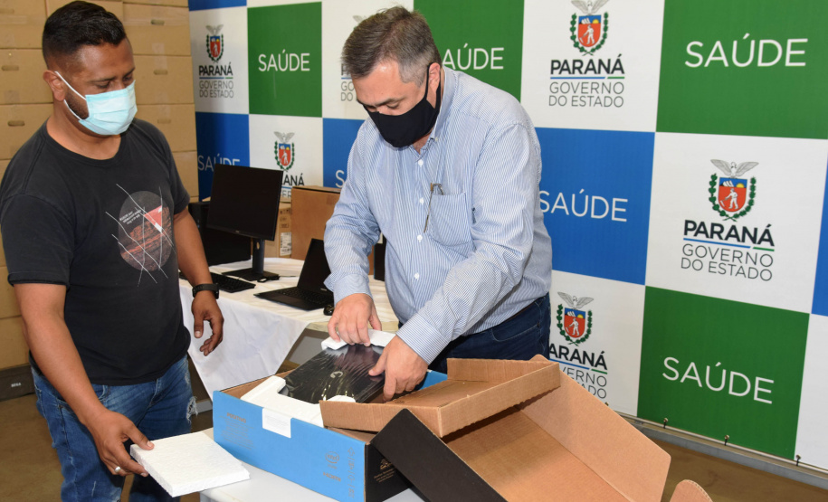 O Governo do Estado vai entregar 1.509 computadores para todas as unidades vinculadas à Secretaria de Estado da Saúde (Sesa), sendo 1.359 máquinas padrão desktop e 150 notebook?s.  -  Curitiba, 09/08/2021  -  Foto: Américo Antonio/SESA