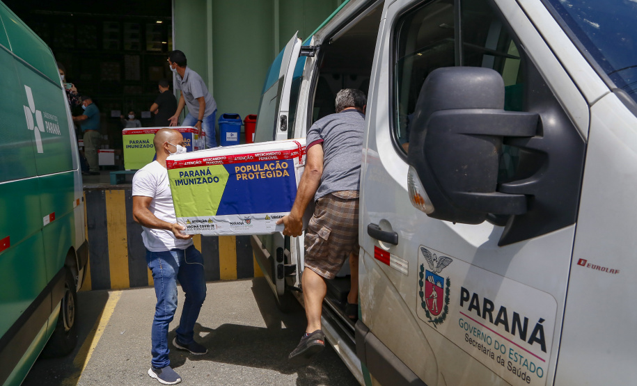 Distribuição de vacinas para o interior do estado.
Foto: Gilson Abreu/AEN