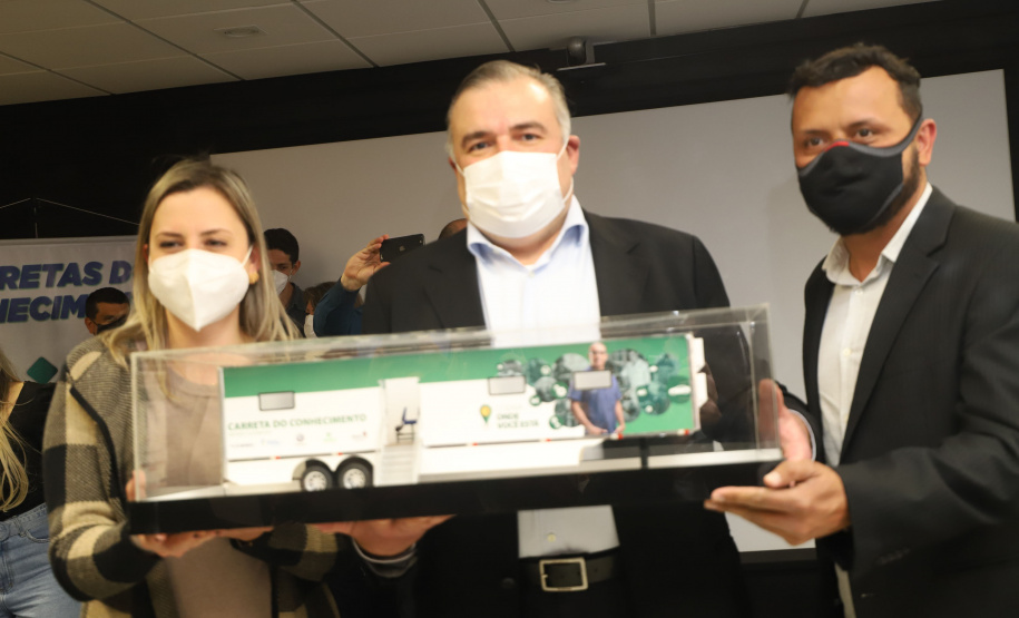 O Governo do Estado vai levar o programa Carretas do Conhecimento para 36 municípios a partir de 27 de setembro. A iniciativa, que oportuniza cursos gratuitos de formação profissional, tem qualificado mão de obra para ocupar vagas disponíveis nas diversas regiões do Paraná.  -  Curitiba, 10/08/2021  -  Foto: SEJUF