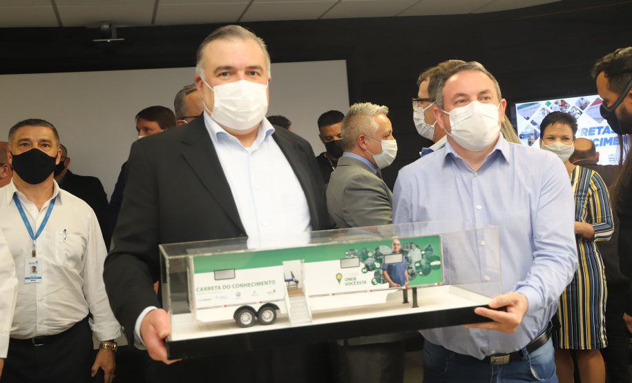 O Governo do Estado vai levar o programa Carretas do Conhecimento para 36 municípios a partir de 27 de setembro. A iniciativa, que oportuniza cursos gratuitos de formação profissional, tem qualificado mão de obra para ocupar vagas disponíveis nas diversas regiões do Paraná.  -  Curitiba, 10/08/2021  -  Foto: SEJUF