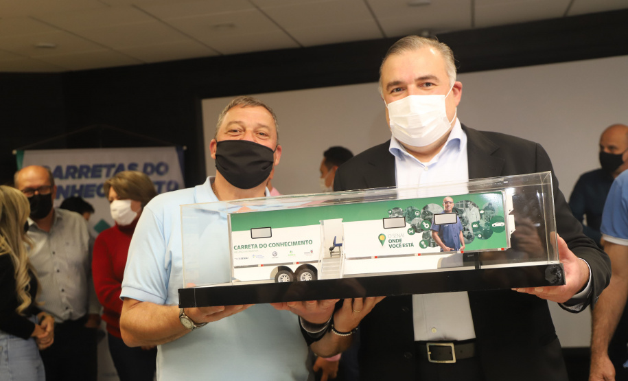 O Governo do Estado vai levar o programa Carretas do Conhecimento para 36 municípios a partir de 27 de setembro. A iniciativa, que oportuniza cursos gratuitos de formação profissional, tem qualificado mão de obra para ocupar vagas disponíveis nas diversas regiões do Paraná.  -  Curitiba, 10/08/2021  -  Foto: SEJUF