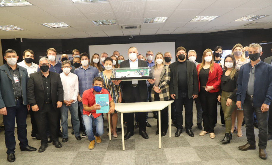 O Governo do Estado vai levar o programa Carretas do Conhecimento para 36 municípios a partir de 27 de setembro. A iniciativa, que oportuniza cursos gratuitos de formação profissional, tem qualificado mão de obra para ocupar vagas disponíveis nas diversas regiões do Paraná. - Curitiba, 10/08/2021 - Foto: SEJUF