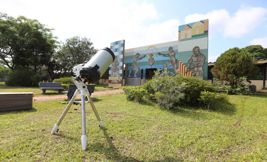 Os descerramentos de duas placas marcaram na segunda-feira (9) as celebrações oficiais sobre os 30 anos do Câmpus Regional de Goioerê (CRG) da Universidade Estadual de Maringá (UEM) e da inauguração do curso de Física Médica.Foto: Geraldo Bubniak/AEN