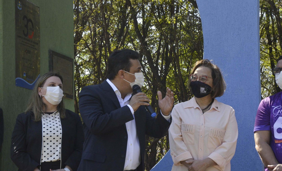 O descerramento de duas placas, uma sobre a data comemorativa em si e outra alusiva ao início do curso de Física Médica, marcou hoje (9) as celebrações oficiais sobre os 30 anos do Câmpus Regional de Goioerê (CRG) da Universidade Estadual de Maringá (UEM). Foto:Assessoria de Imprensa da Prefeitura de Goioerê