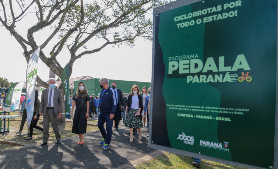 O Governo do Estado lança nesta terça-feira (10) o Programa Pedala Paraná. O vice-governador Darci Piana, a primeira-dama Luciana Saito Massa, o superintendente do Esporte, Helio Wirbiski, e o secretário de Estado da Saúde, Beto Preto, participam da cerimônia, que também reunirá ciclistas e a comunidade esportiva.Foto: Valdelino Pontes