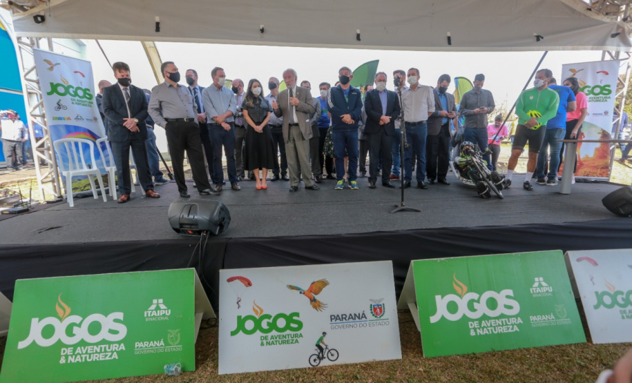 O Governo do Estado lança nesta terça-feira (10) o Programa Pedala Paraná. O vice-governador Darci Piana, a primeira-dama Luciana Saito Massa, o superintendente do Esporte, Helio Wirbiski, e o secretário de Estado da Saúde, Beto Preto, participam da cerimônia, que também reunirá ciclistas e a comunidade esportiva.Foto: Valdelino Pontes