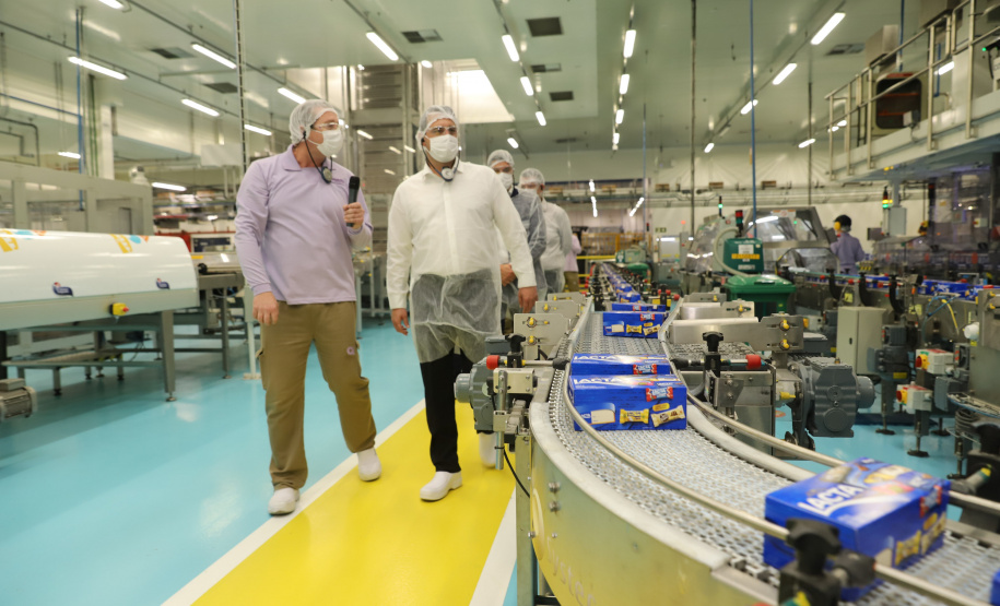Mondelez O governador Carlos Massa Ratinho Junior visita  nesta terça-feira (10) ,  a empresa Mondelez na Cidade Industrial de Curitiba. Curitiba, 10/08/2021. Foto: Geraldo Bubniak/AEN