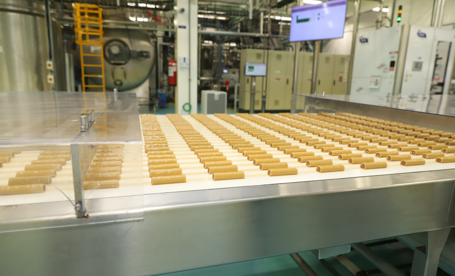 Mondelez O governador Carlos Massa Ratinho Junior visita  nesta terça-feira (10) ,  a empresa Mondelez na Cidade Industrial de Curitiba. Curitiba, 10/08/2021. Foto: Geraldo Bubniak/AEN