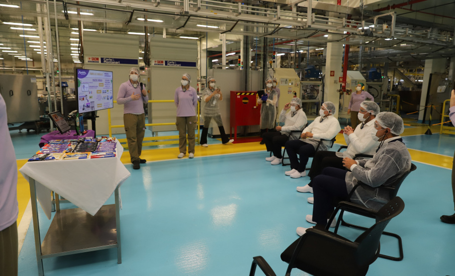 Mondelez O governador Carlos Massa Ratinho Junior visita  nesta terça-feira (10) ,  a empresa Mondelez na Cidade Industrial de Curitiba. Curitiba, 10/08/2021. Foto: Geraldo Bubniak/AEN