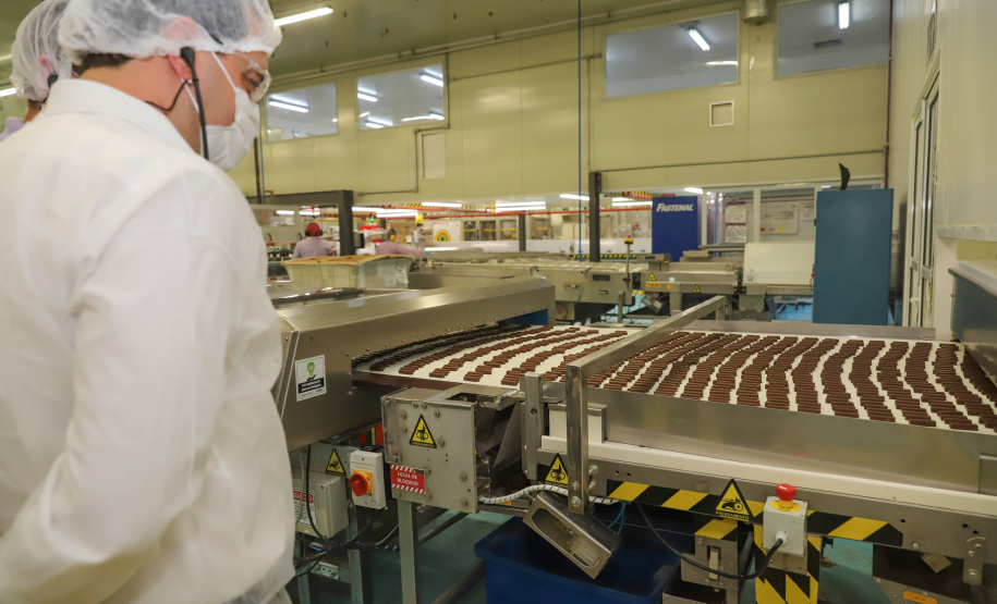Mondelez O governador Carlos Massa Ratinho Junior visita  nesta terça-feira (10) ,  a empresa Mondelez na Cidade Industrial de Curitiba. Curitiba, 10/08/2021. Foto: Geraldo Bubniak/AEN