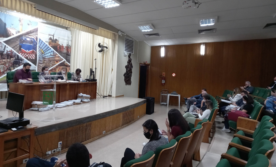 O Departamento de Estradas de Rodagem do Paraná (DER/PR) abriu nesta terça-feira (10) os envelopes com propostas de preços dos oito lotes do Programa de Segurança Viária das Rodovias Estaduais (Proseg Paraná), iniciativa que vai melhorar a segurança de 9.965,43 quilômetros de rodovias estaduais. -  Curitiba, 10/08/2021  -  Foto: DER