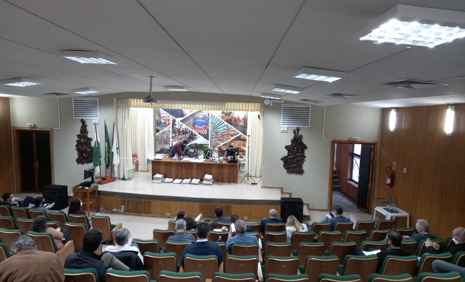 O Departamento de Estradas de Rodagem do Paraná (DER/PR) abriu nesta terça-feira (10) os envelopes com propostas de preços dos oito lotes do Programa de Segurança Viária das Rodovias Estaduais (Proseg Paraná), iniciativa que vai melhorar a segurança de 9.965,43 quilômetros de rodovias estaduais. -  Curitiba, 10/08/2021  -  Foto: DER