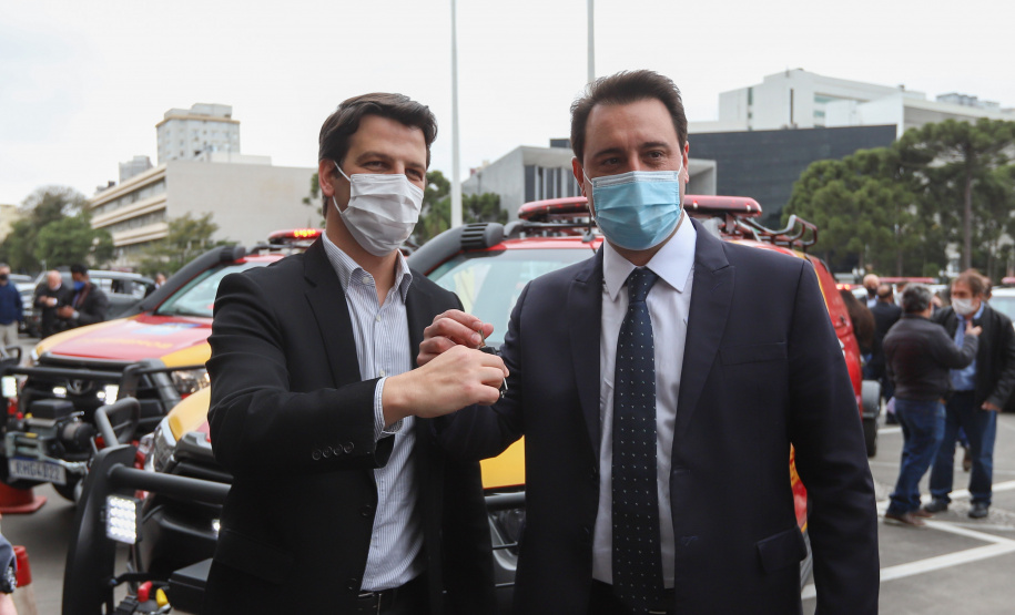 Entrega Viaturas O Governo do Paraná reforça o planejamento de renovação da frota de veículos das forças de segurança pública. Nesta quarta-feira (11), o governador Carlos Massa Ratinho Junior entregou novas viaturas para a Policia Militar, Policia Civil e Corpo de Bombeiros.Curitiba, 11/08/2021. Foto: Geraldo Bubniak/AEN