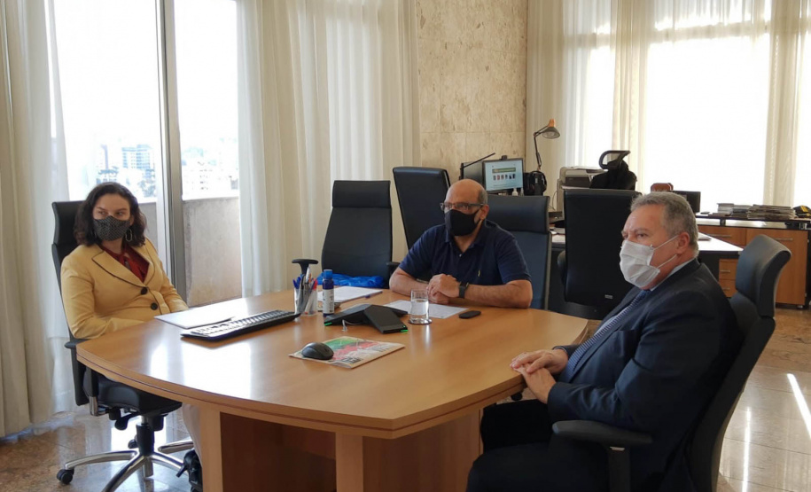 O secretário da Fazenda, Renê Oliveira Garcia Junior, empossou nesta terça-feira (10), durante reunião online, os novos integrantes do Conselho de Contribuintes e Recursos Fiscais (CCRF) para o mandato de um ano.  -  Curitiba, 11/08/2021  -  Foto: SEFA