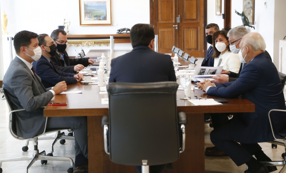 Estado e Receita Federal discutem implantação de Porto Seco em Santo Antônio do Sudoeste
Foto: Jonathan Campos/AEN