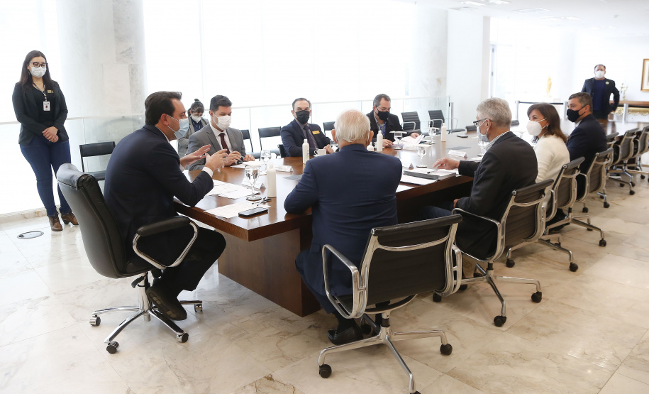 Estado e Receita Federal discutem implantação de Porto Seco em Santo Antônio do Sudoeste
Foto: Jonathan Campos/AEN