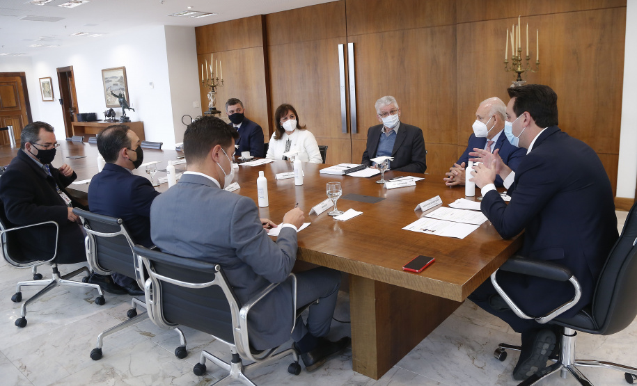 Estado e Receita Federal discutem implantação de Porto Seco em Santo Antônio do Sudoeste
Foto: Jonathan Campos/AEN